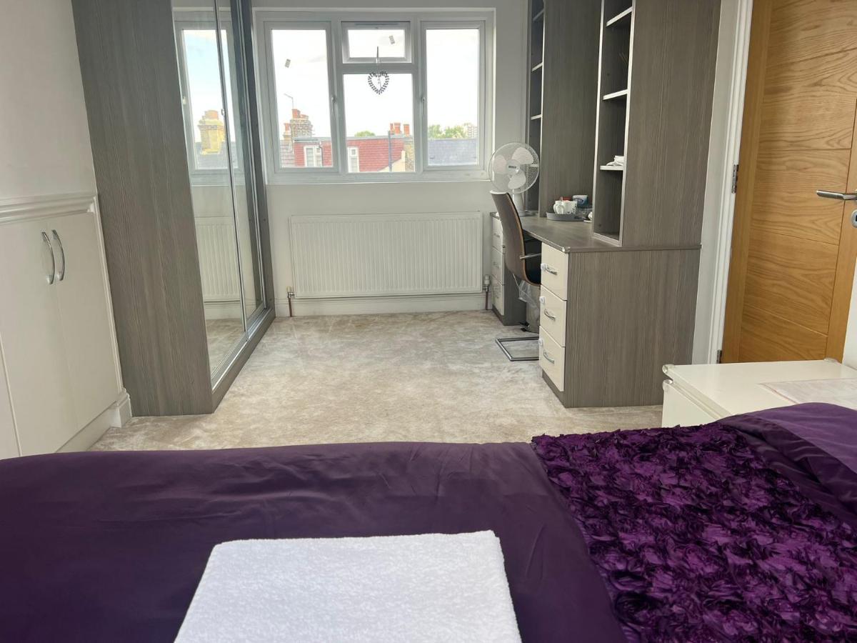 Deluxe Homestay Near Tottenham Hotspur Stadium London Exterior photo